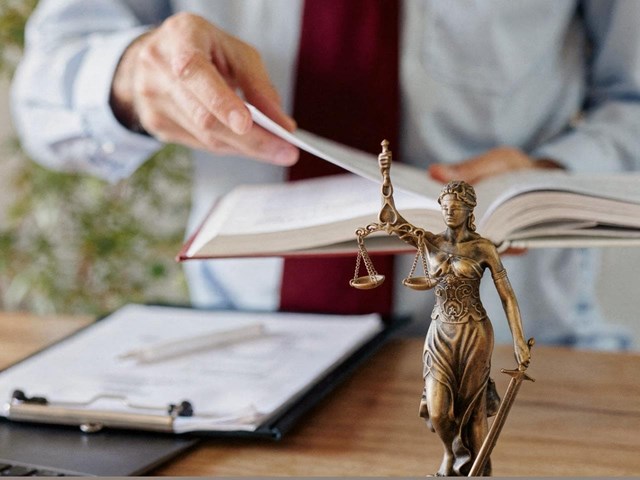 Cómo un abogado puede solicitar la libertad provisional con cargos
